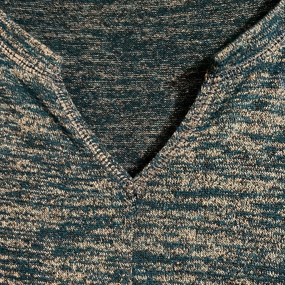 SS teal A.N.A. Light sweater. M. Silver stitching. Very pretty. Great condition - Picture 2 of 6